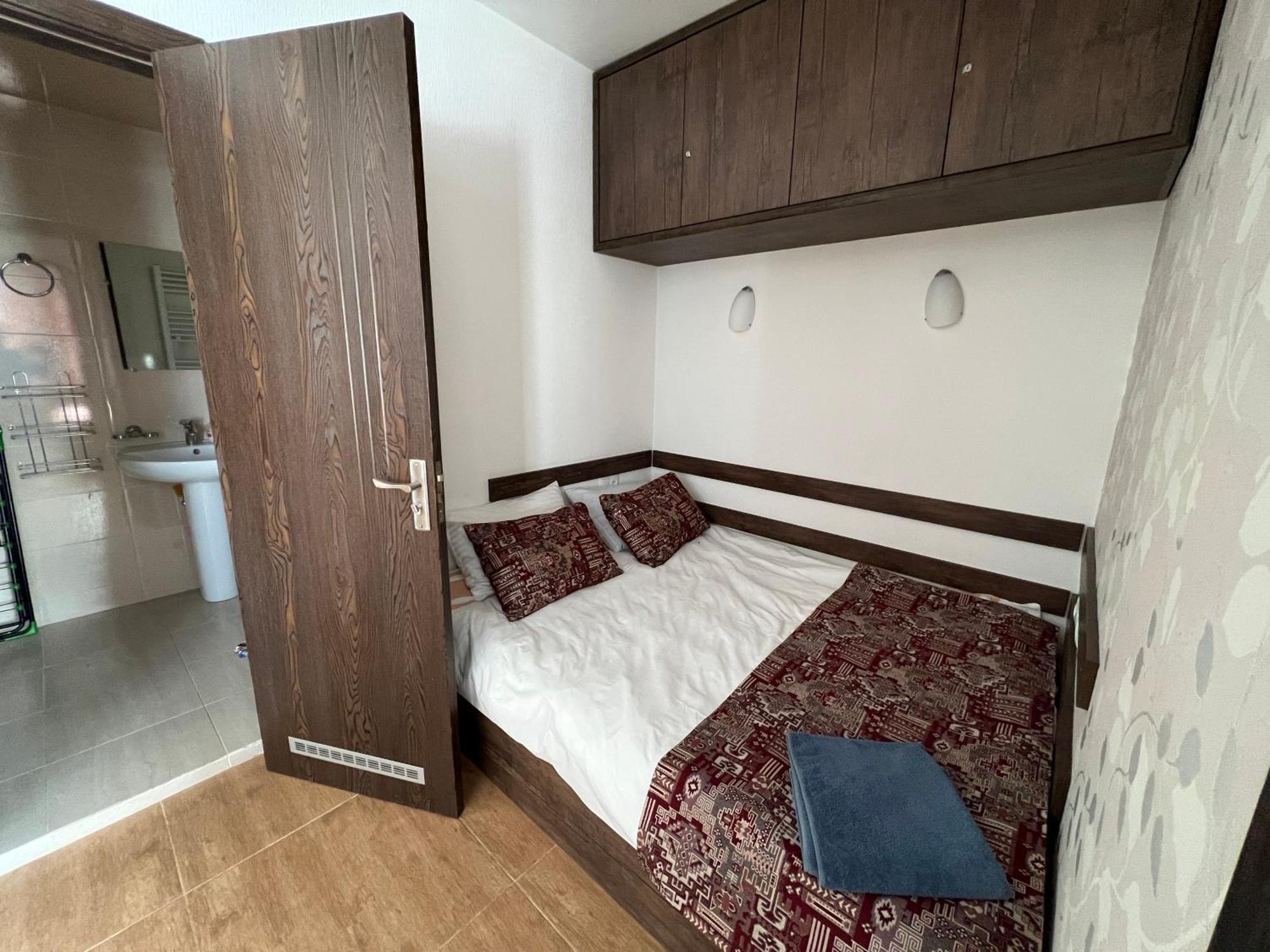 Mountain Cricket Chalets And Apartments Gudauri Room photo
