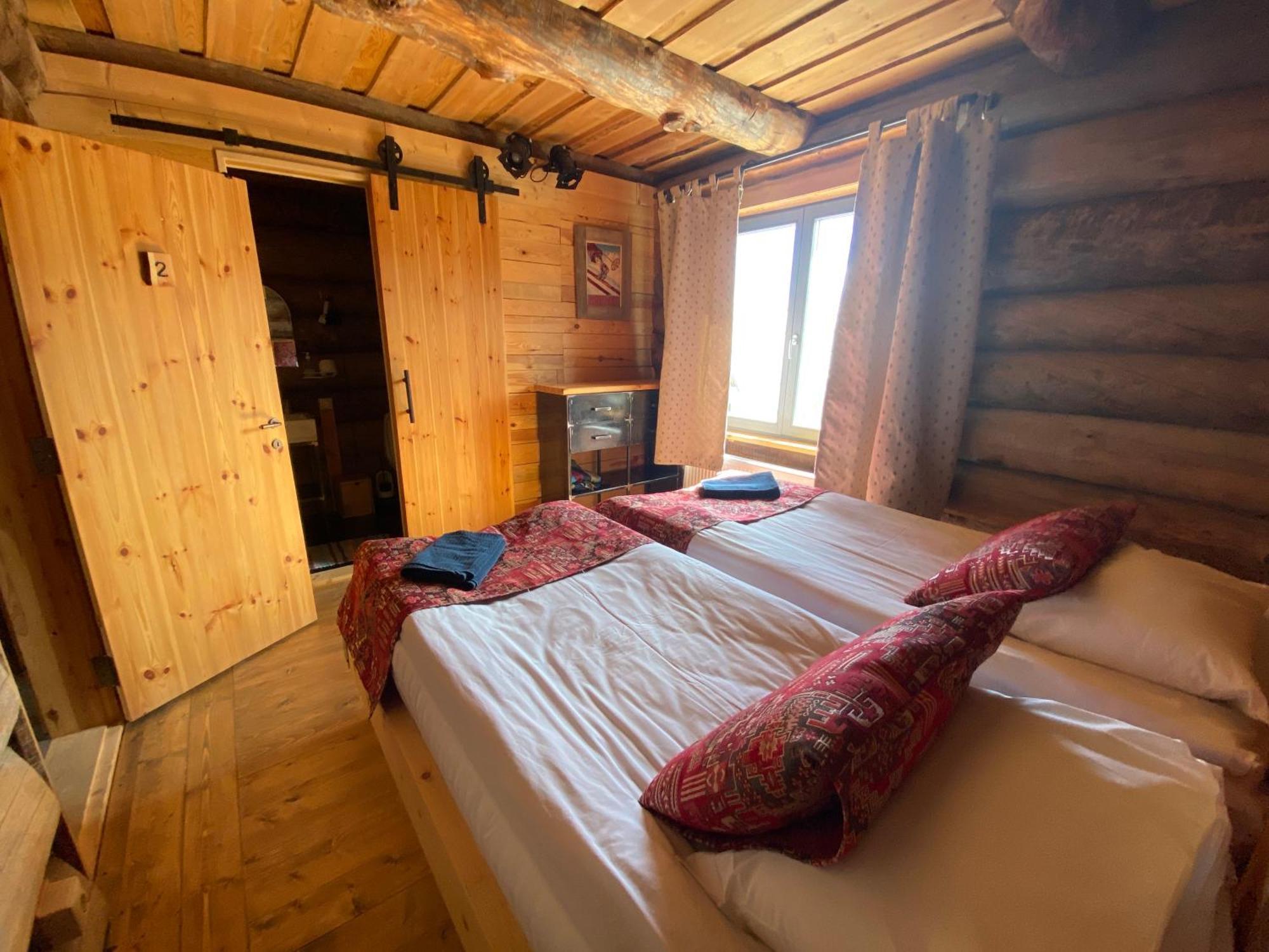 Mountain Cricket Chalets And Apartments Gudauri Room photo
