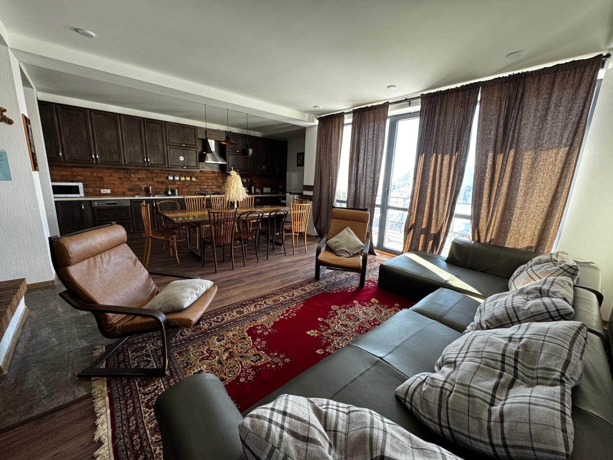 Mountain Cricket Chalets And Apartments Gudauri Room photo
